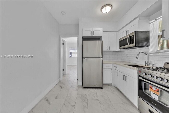 Building Photo - 1839 Funston St