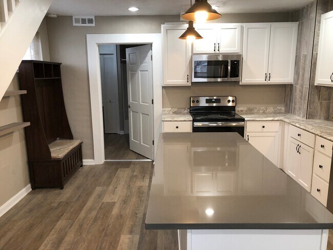 Building Photo - *******2-bed/1-bath COMPLETELY RENOVATED HOME FOR RENT in Bridgeville!*****