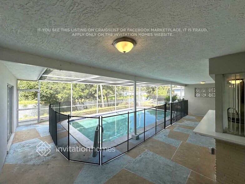 Building Photo - 7251 Alhambra Blvd