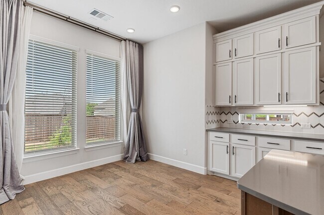 Building Photo - 1266 Huffines Blvd