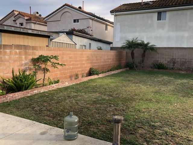 Large Backyard with Plants - 1048 W 223rd St