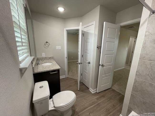 Building Photo - 405 Emma Dr