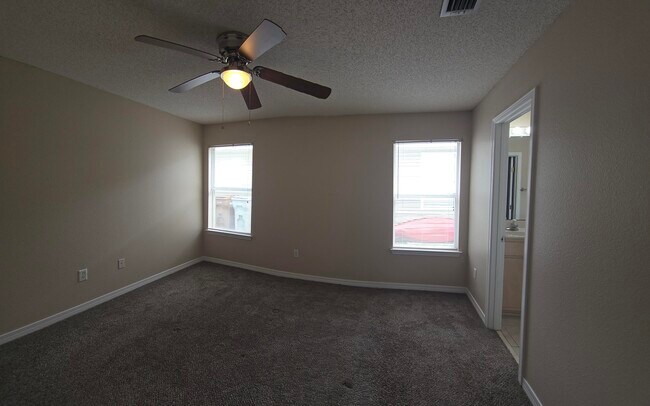 Building Photo - 7720 Lola Cir