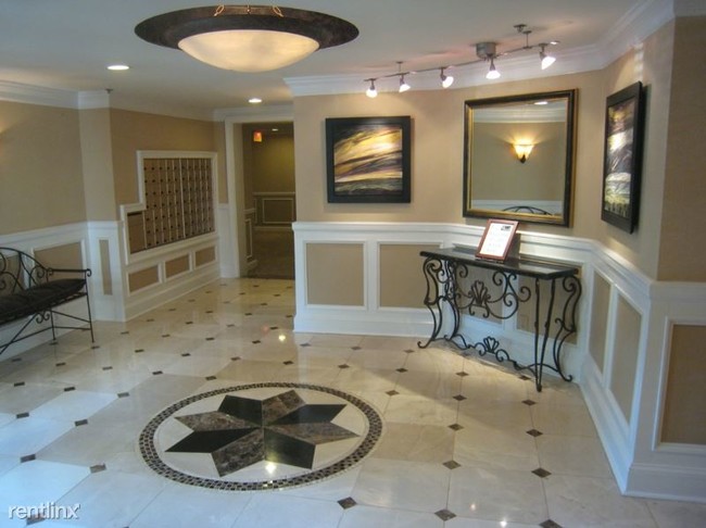 Building Photo - 1 br, 1 bath Condo - 2312 River Green Drive
