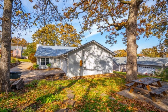 Building Photo - Adorable 3 Bedroom Sherwood Home