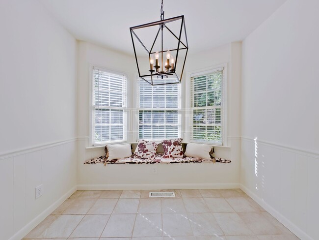 Building Photo - Classic 3-Bed, 2-Bath Ranch Style Home in Crestline