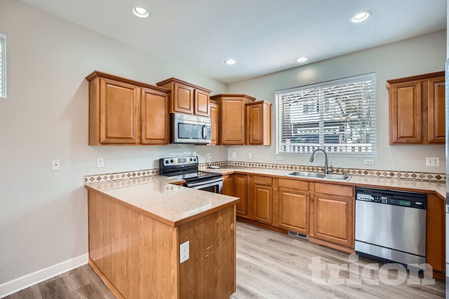 Building Photo - 2514 Chateau Dr