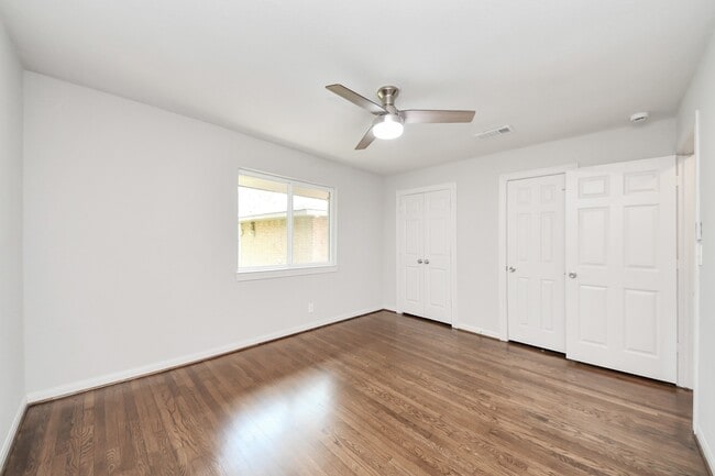 Building Photo - 8102 Bob White Dr