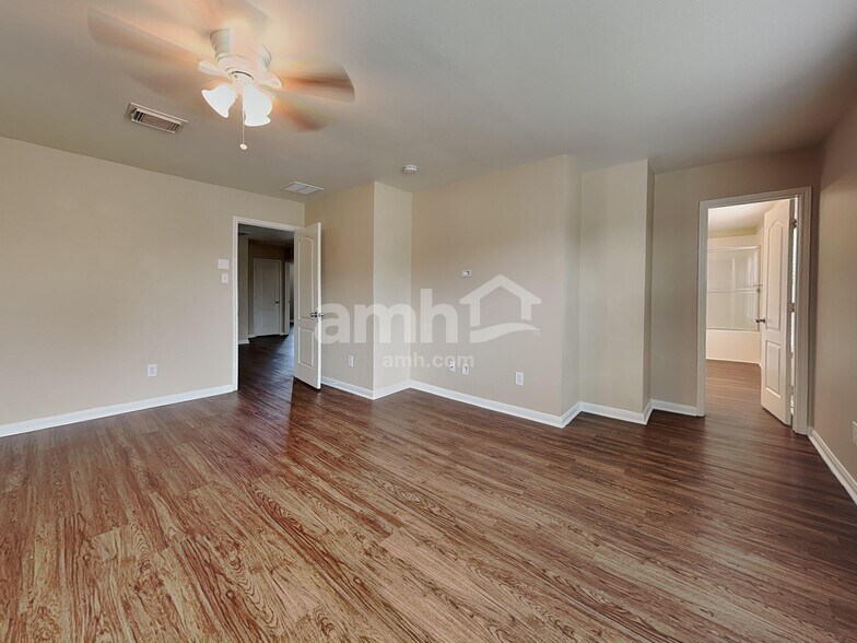 Building Photo - 18302 Fair Grange Ln
