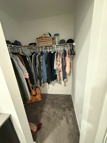 Building Photo - 16650 Grey Pne St