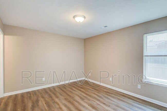 Building Photo - 4601 Hardy Dr