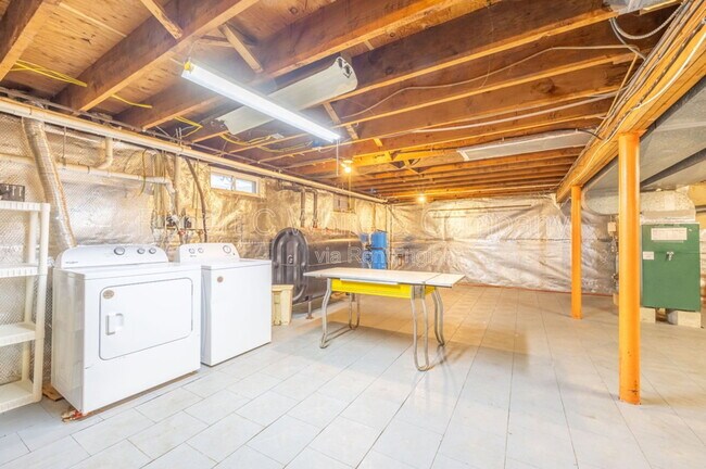 Building Photo - 43 Evergreen Rd