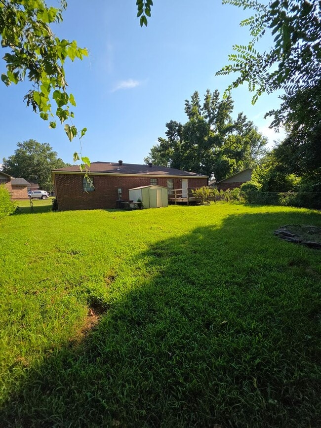 Building Photo - 30 Hammco Cir