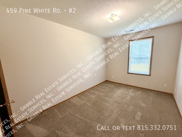 Building Photo - 459 Pine White Rd