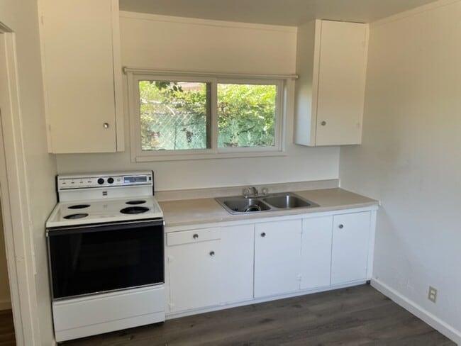 Building Photo - 5735 Old Hwy 53