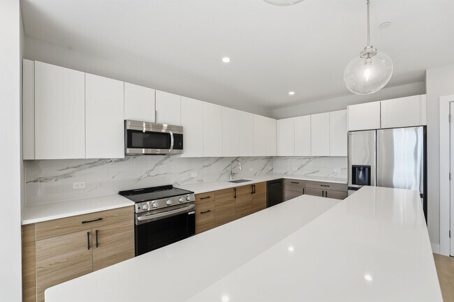 Building Photo - 40 Center St