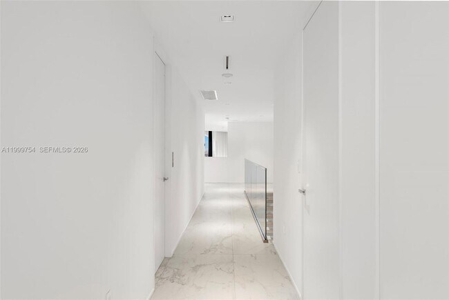 Building Photo - 1000 Biscayne Blvd