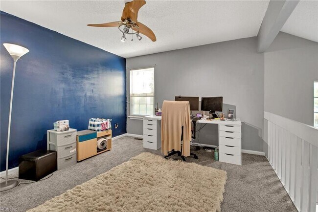 Building Photo - Beautiful 3-bed 2-bath Townhome