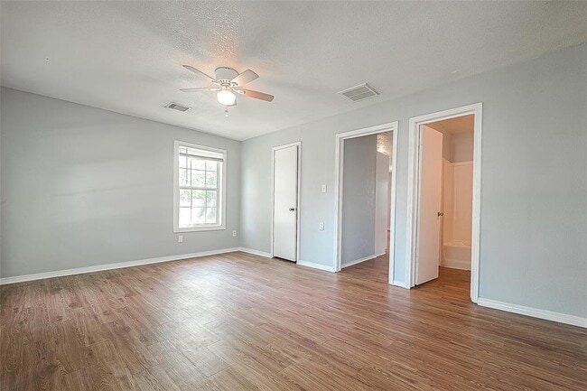 Building Photo - 4810 Carmen St