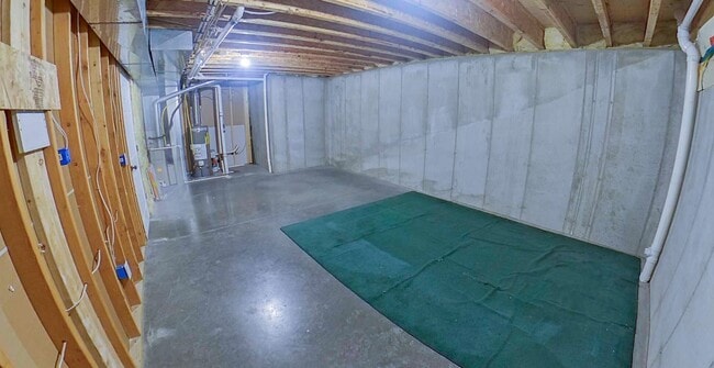 Building Photo - Fenced In Yard + Patio + Pet Friendly + St...