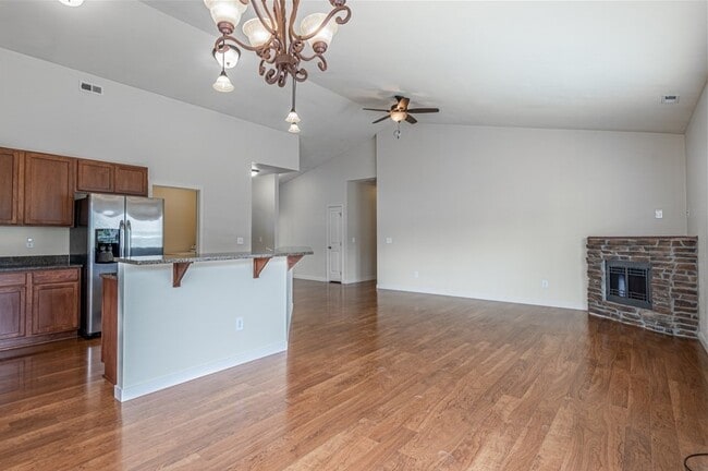 Building Photo - 403 Ridgewood Dr