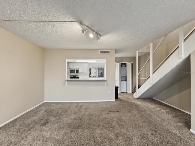 Building Photo - 566 Orange Dr
