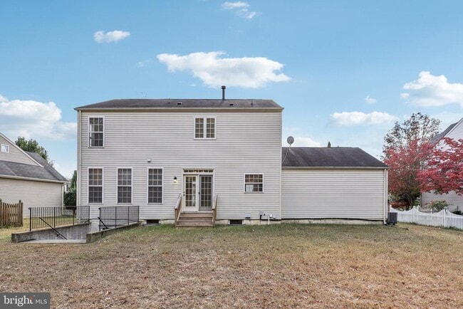 Building Photo - 2880 Myrtlewood Dr