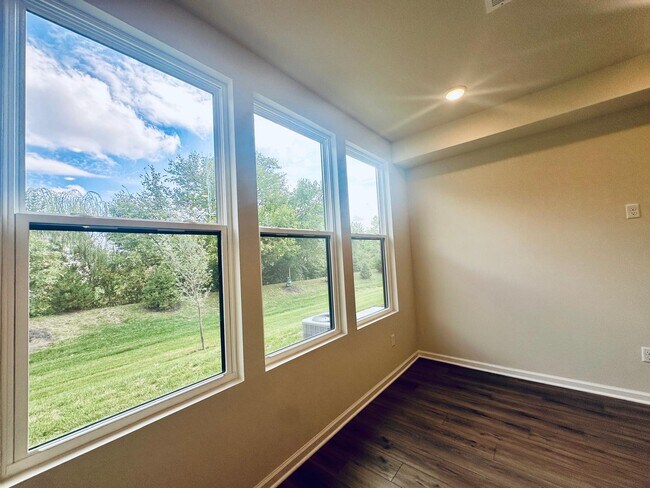 Building Photo - 3293 Haflinger Dr