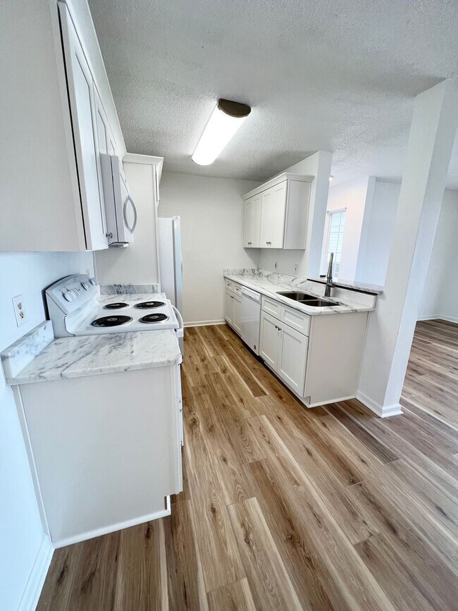Building Photo - 8791 Chandler Dr