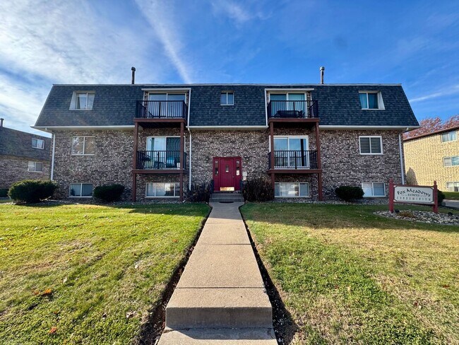 Building Photo - Updated 2BR Condo in Fox Meadows Estates – Garage Included