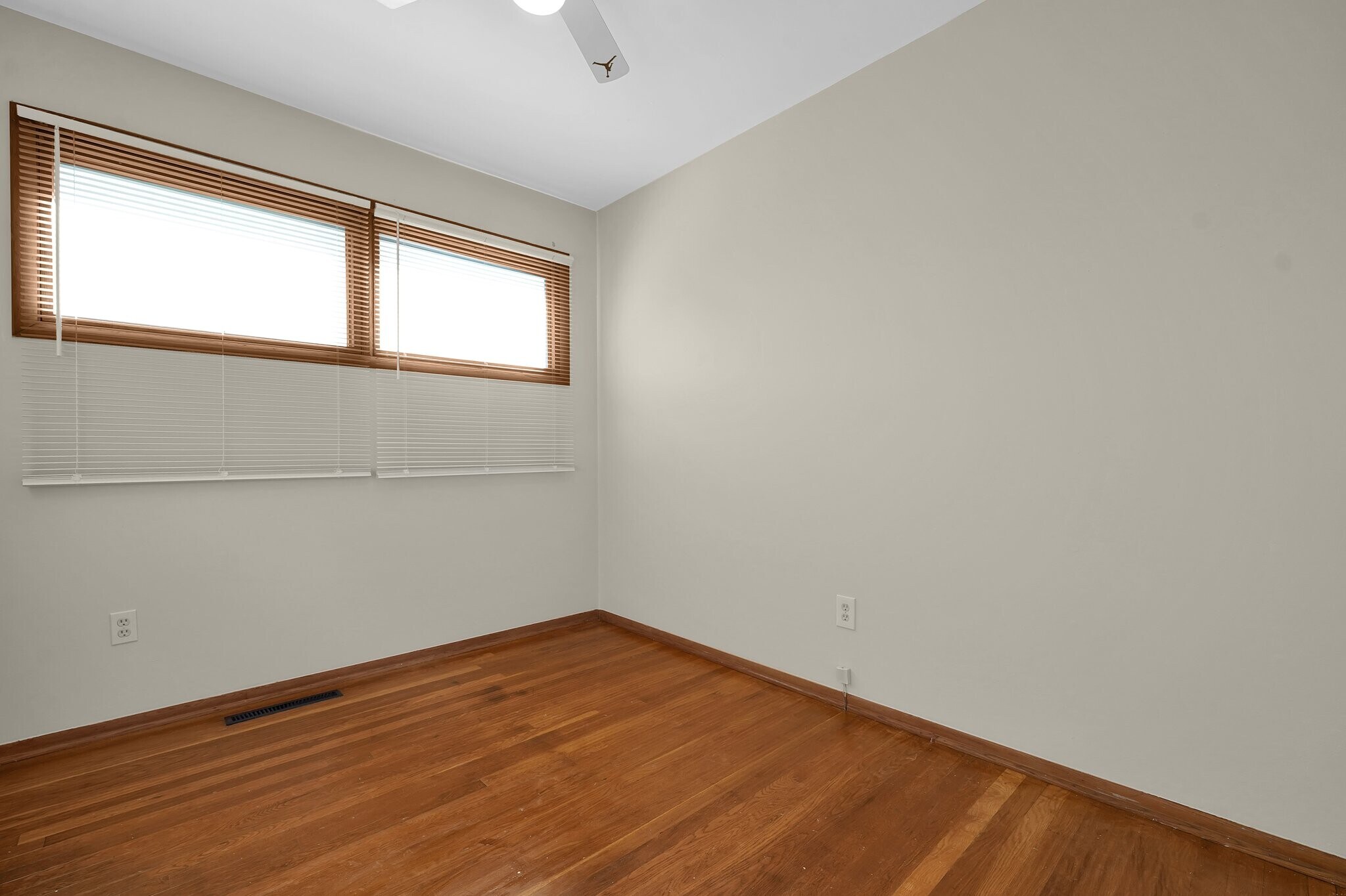 Building Photo - 995 Wiltshire Rd