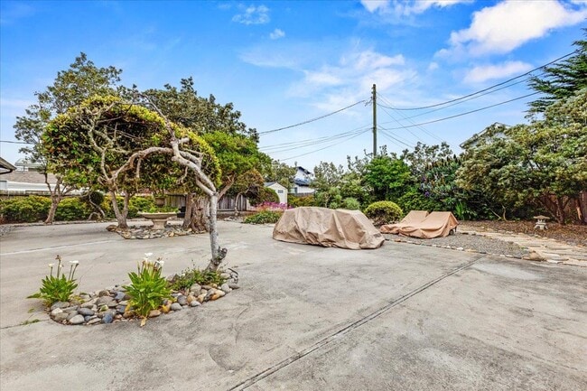 Building Photo - 1267 Ocean View Blvd
