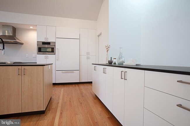 Building Photo - 92 Overbrook Dr