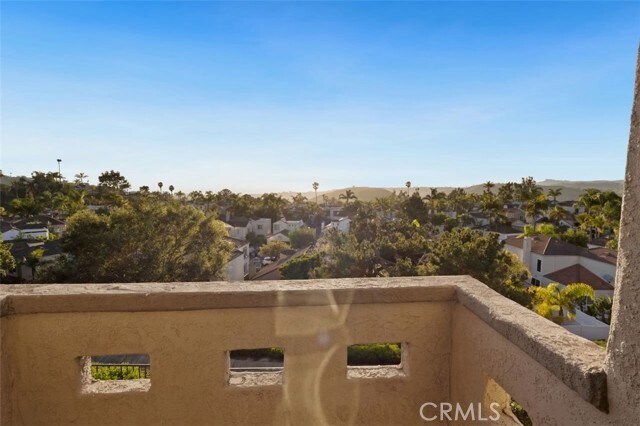 Building Photo - 1060 Calle Del Cerro