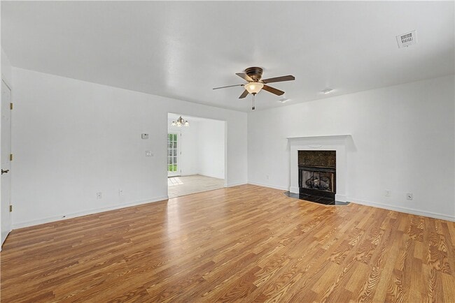 Building Photo - 5213 S 62nd St