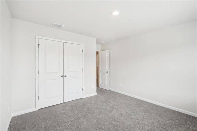 Building Photo - 95 Sequoia Ln