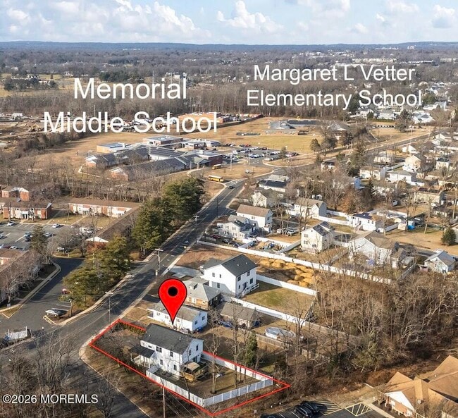 Building Photo - 133 Grant Ave