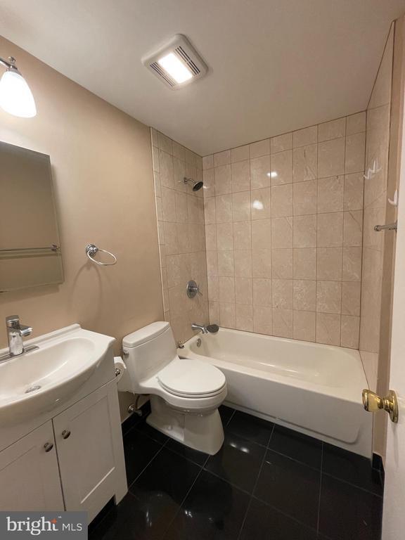 Building Photo - 5056 Kenerson Dr