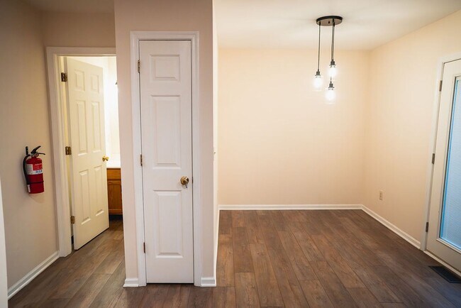 Building Photo - 149 Sunnyside Ln