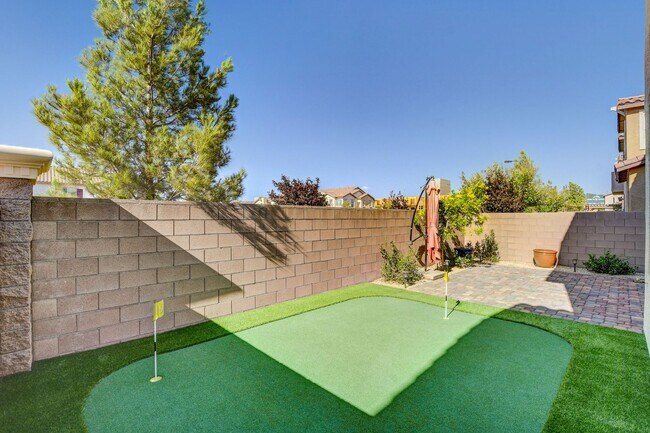 Building Photo - Beautiful Two-Story Home in Gated Cortona – Southern Highlands!