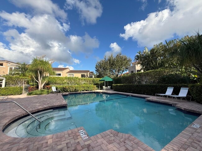 Building Photo - 6670 Villa Sonrisa Dr