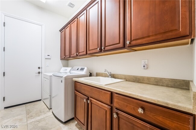 Building Photo - 24 Kittansett Loop