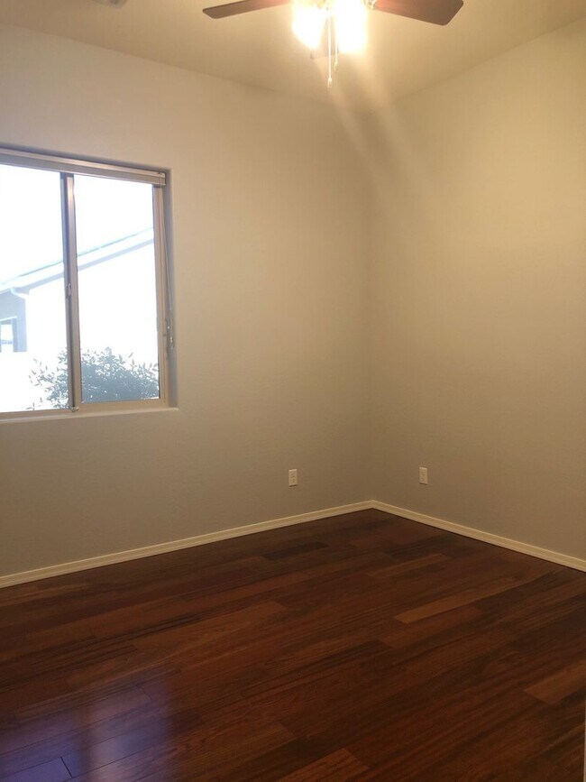 Building Photo - 4 Bedroom 2 Bath in Granville