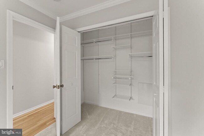 Building Photo - 2660 Oakton Glen Dr