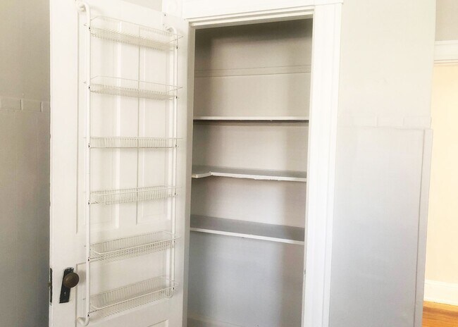 Building Photo - 344-348 Howell Avenue