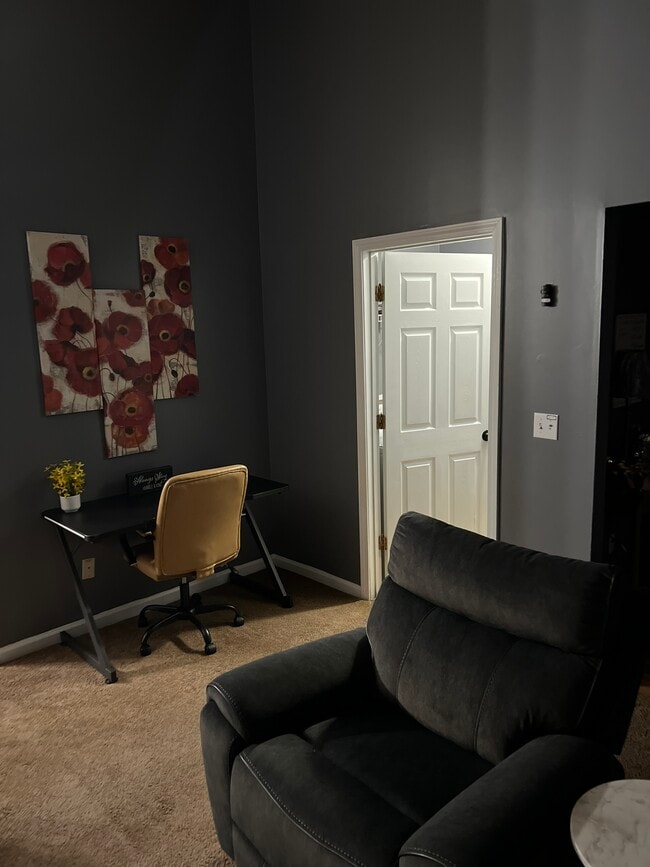 Work space - 105 Mills Lndg