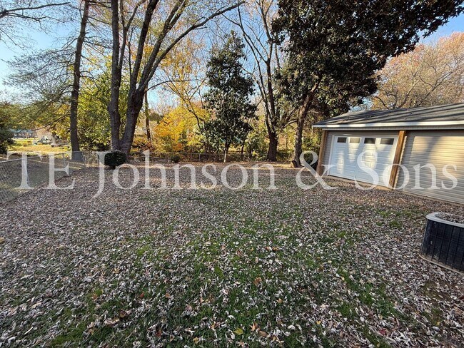 Building Photo - 3826 Barkwood Dr