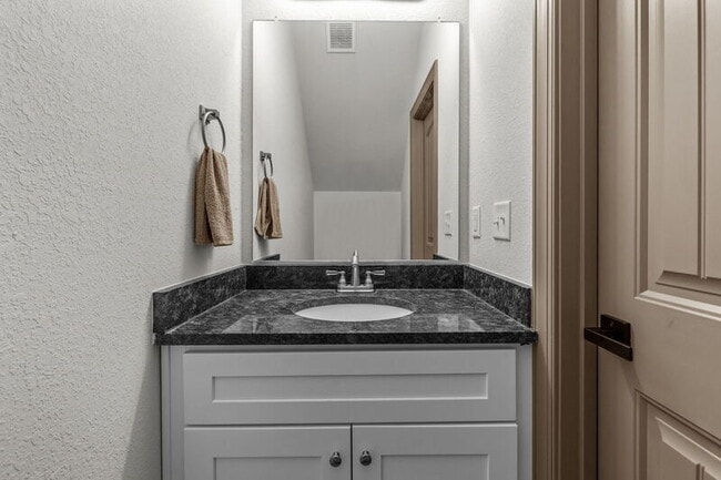 Building Photo - 812 Somb Moore Ways