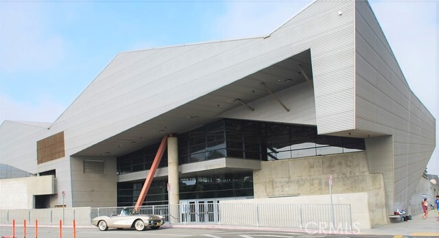 Building Photo - 46 Town and Country Rd