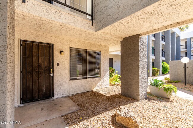 Primary Photo - 7494 E Earll Dr